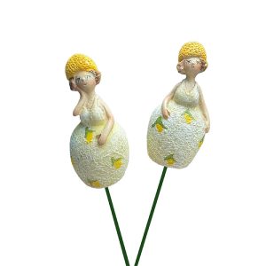 Lemon girls on sticks