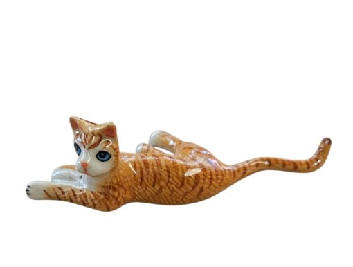 Mini Cat Brown Lying Head Turned